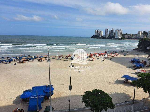 Apartamento frente ao mar totalmente reformado, com 2 dormitórios.