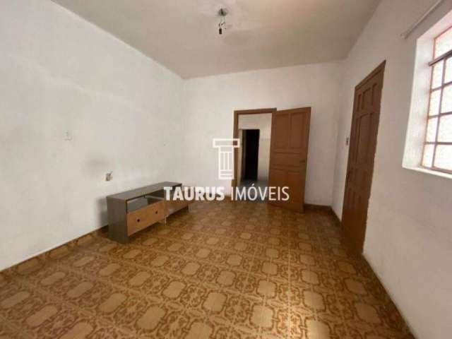 Casa 2 quartos, 180 m², à venda por R$640.000