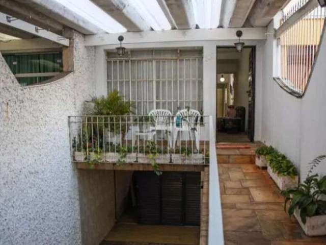 Sobrado 4 quartos, 255 m², à venda por R$890.000