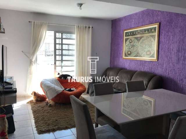 Casa 2 quartos, 181 m², à venda por R$ 700.000