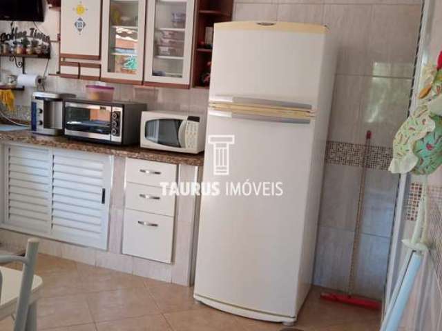 Sobrado 4 quartos, 323 m², à venda por R$900.000