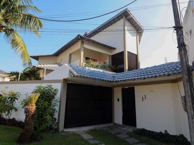 Casa com 4 quartos sendo 4 suítes em Vargem Pequena