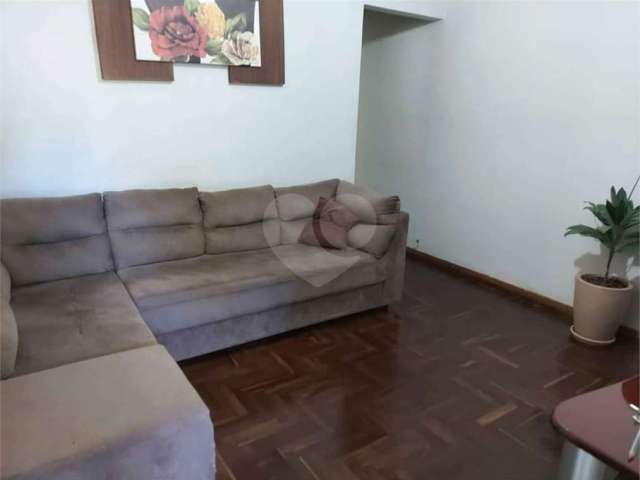 Casa com 3 quartos à venda em Jardim São João - SP