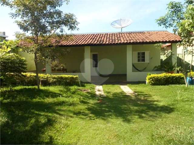 Casa com 2 quartos à venda no Centro, Borebi , 162 m2 por R$ 380.000