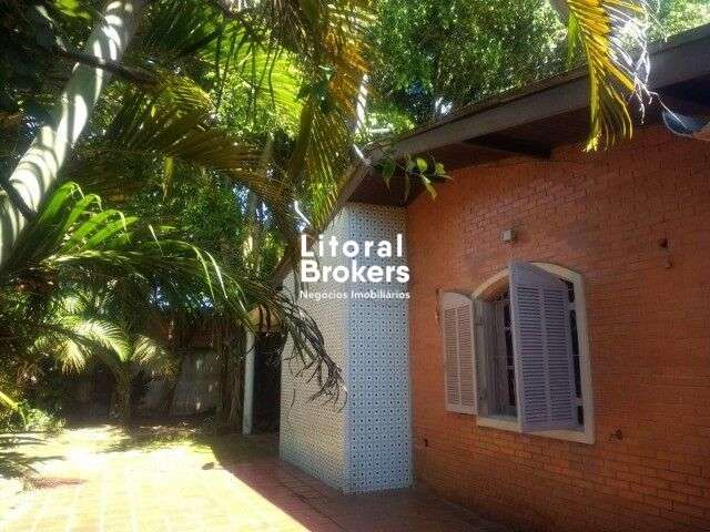 Casa à venda no bairro Balneário Praia do Pernambuco - Guarujá/SP