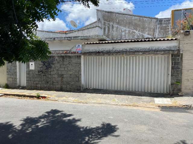 Vende excelente casa no Bairro de Fatima