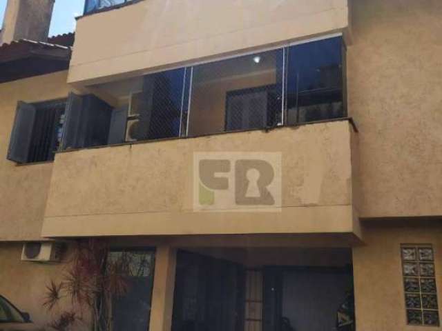 Sobrado com 3 dormitórios à venda por R$ 890.000 - Vila Assunção - Porto Alegre/RS