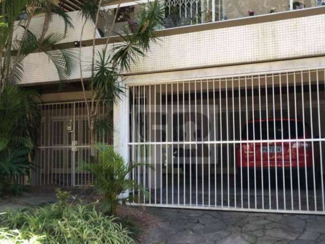 Excelente Casa em condomínio, de 3 Dorm. c/ 4 Vagas de Garagem, Bela Vista, Porto Alegre/RS, 281m² Privativos.