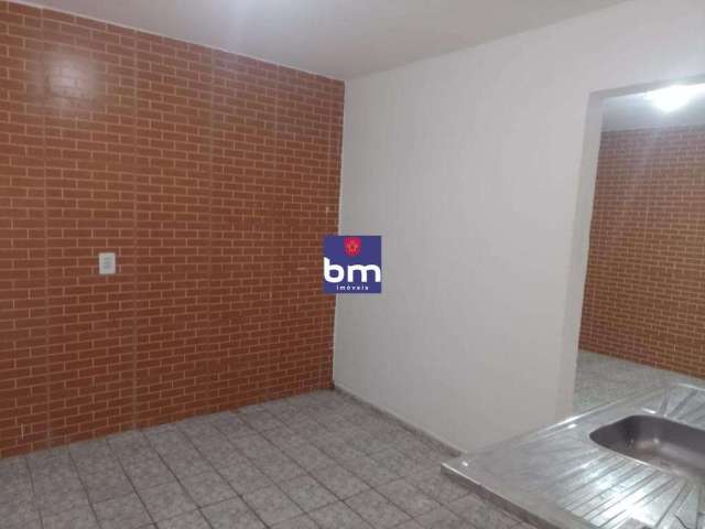 Casa para alugar em São Paulo, Parque Regina, com 1 quarto, com 25 m², Condomínio Residencial Cortes