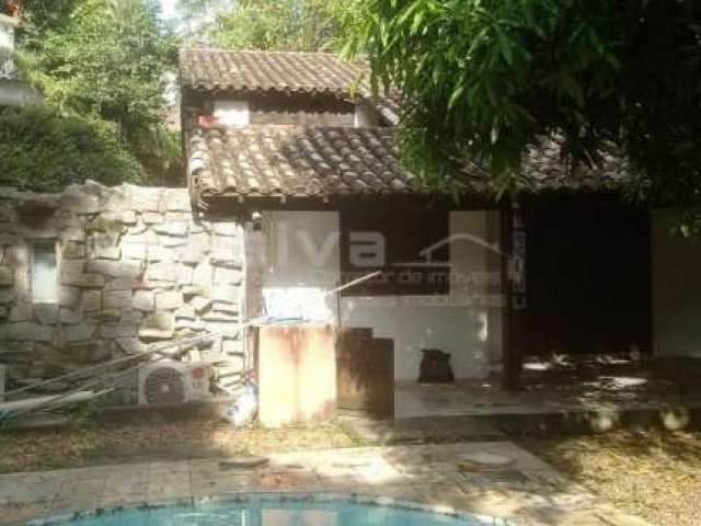 Casa à venda no bairro Maria Paula - Niterói/RJ