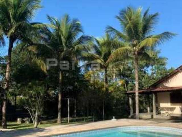 Excelente sítio com 5.000m² de área com Sede, Piscina, Churrasqueiras, Pomar...