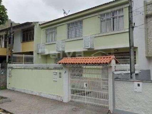 Excelente oportunidade - Casa Duplex