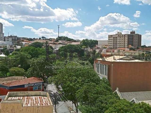 Apartamento com 3 quartos para alugar no Centro, Valinhos , 90 m2 por R$ 2.000