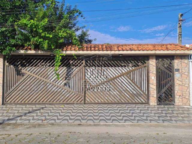 Casa isolada, 3 dromitórios com 1 suíte - Vila Caiçara