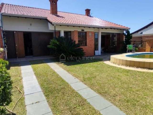 Casa em condomínio fechado com 3 quartos à venda na Azaléias, 263, Noiva Do Mar, Xangri-Lá por R$ 800.000