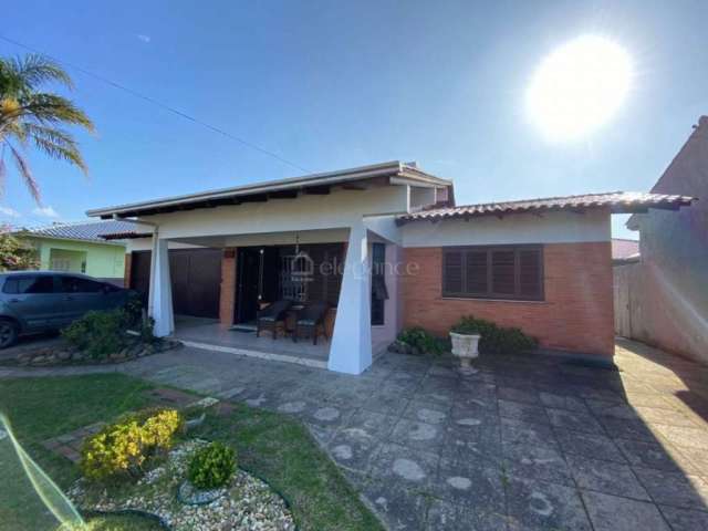 Casa em condomínio fechado com 3 quartos à venda na Emboá, 1569, Atlântida, Xangri-Lá por R$ 960.000