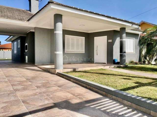 Casa com 3 quartos à venda na Rua Renê Descarte, 221, Arpoador, Xangri-Lá por R$ 780.000