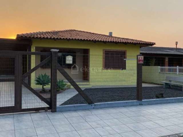 Casa com 4 quartos à venda na Flor De Liz, 37, Noiva Do Mar, Xangri-Lá por R$ 535.000