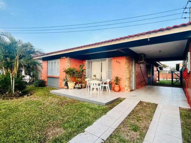 Casa com 3 quartos à venda na Rio Das Contas, 988, Centro, Xangri-Lá por R$ 749.990