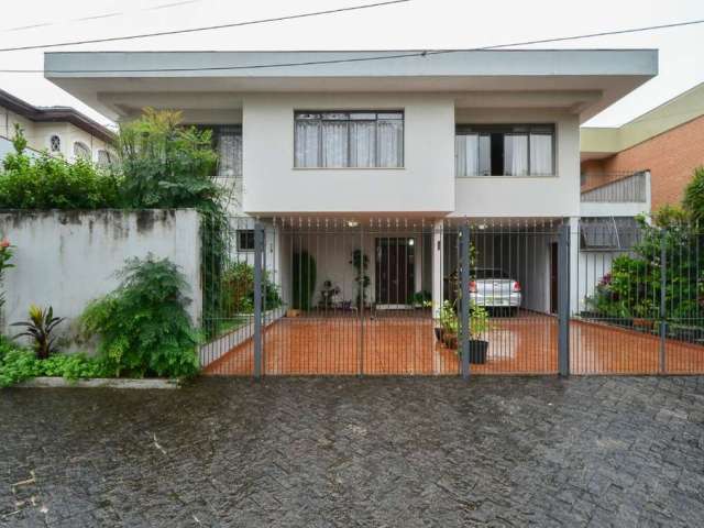 Casa tipo  para venda com 3 quartos, 351m²