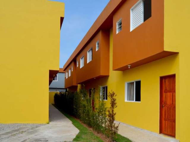 Confortável casa em condomínio  para venda com 2 quartos, 66m²