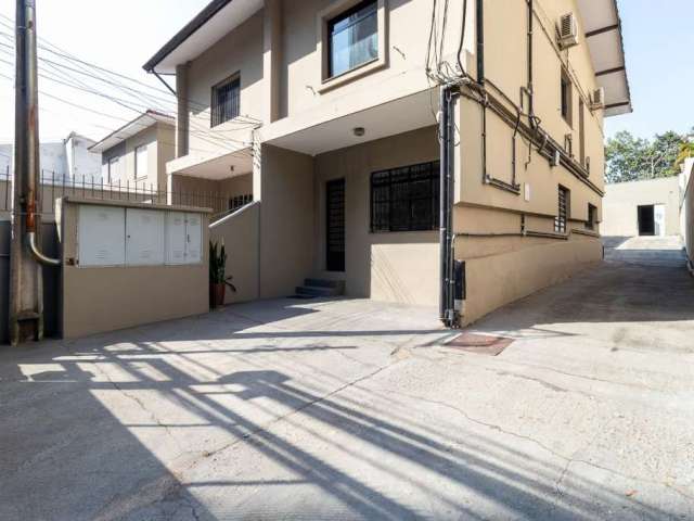 Agradável casa tipo para venda com 3 quartos, 208m²