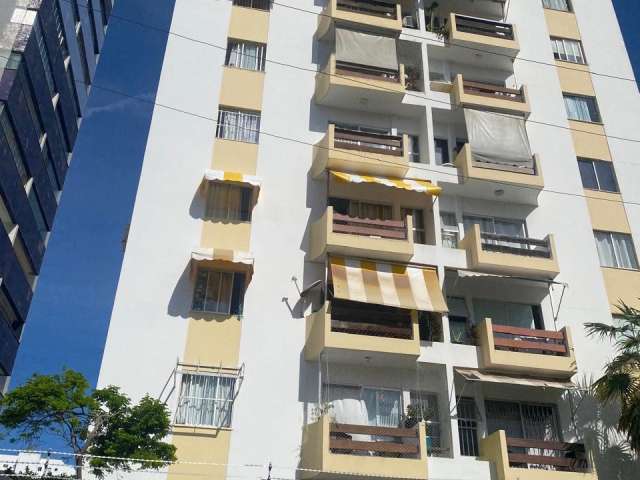 Vendo espaçoso apartamento 2/4