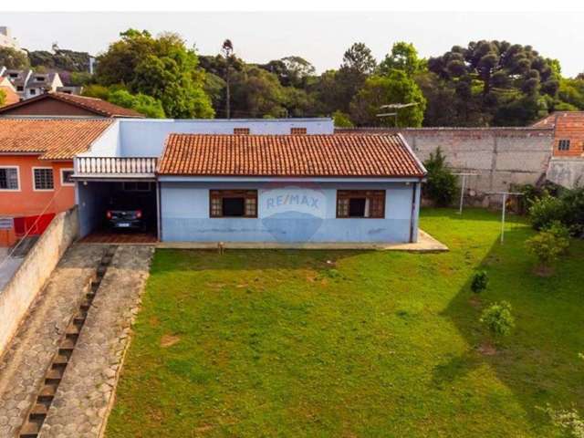 Casa com 3 Quartos, 90m², com 2 vagas em um terreno de 665m²  no Santa Cândida  em Curitiba/Pr