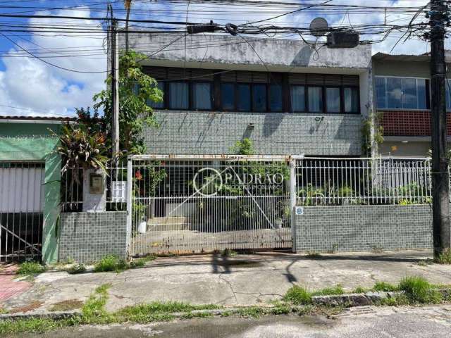 Vendo Casa 203 m² de Área 4 Qts 1 Suíte 2 vags em Campo Grande