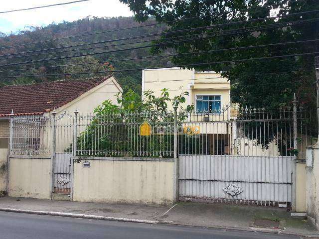 Casa para Comércio em São Francisco com Espaço para Construir-Pres Presidente Roosevelt