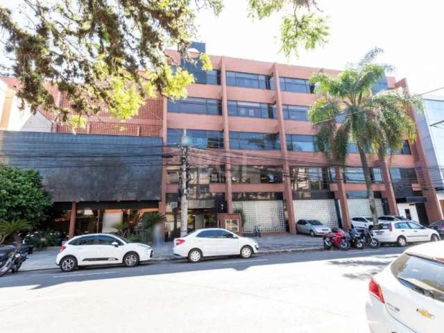 Conjunto comercial para locação em prédio corporativo, na Avenida Pernambuco - bairro Navegantes, bairro é conhecido pela presença de indústrias, comércios e prestação de serviços. O conjunto possui 3