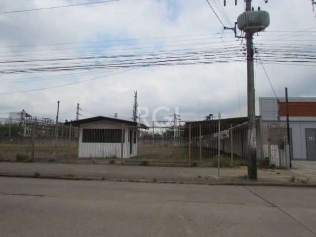 Excelente terreno para locação no bairro Navegantes, pavimentado, tamanho 34x50 - com 1.700m² de área total, cercado. Excelente ponto comercial, com alta circulação de automóveis e pedestres.