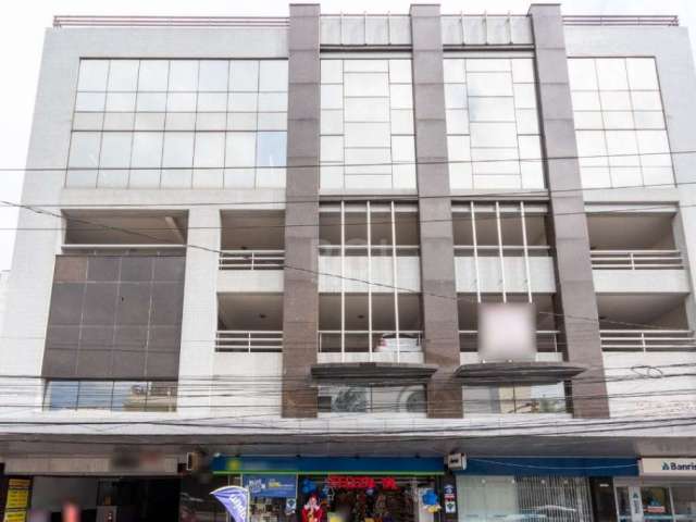 SALA COMERCIAL | BAIRRO PETRÓPOLIS&lt;BR&gt;&lt;BR&gt;Excelente sala comercial com mais de 200m², 2 banheiros, 02 vagas de estacionamento,  prédio com elevador, portaria, no terraço sala de reuniões p