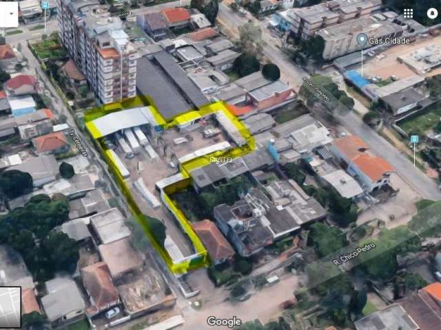 Área em excelente localização, terreno para edificação de casas ou prédios. Estuda permuta.