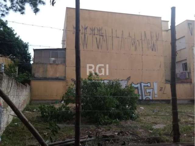 Terreno de 18 de frente por 12 de fundos (18x12), no bairro Jardim Botânico, cercado.&lt;BR&gt;Ao lado do Shopping Bourbon Ipiranga