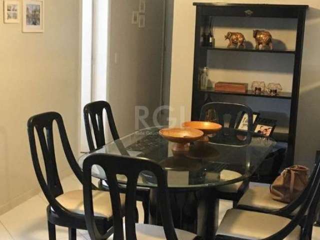 APARTAMENTO 3 DORMITORIOS COM SUITE  ELEVADOR E GARAGEM ZONA NORTE PORTO ALEGRE &lt;BR&gt;Apartamento semimobiliado de 85m², 3 dormitórios sendo 1 suíte, em andar alto e orientação solar privilegiada,