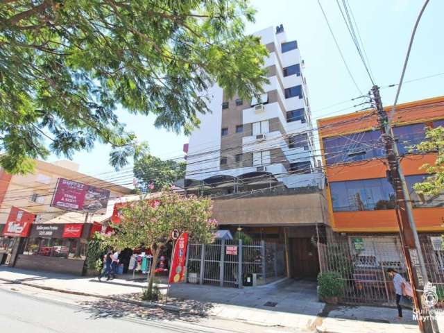 MARAVILHOSO AP 2 DORMITÓRIOS, SUÍTE, SACADA C/CHURRASQUEIRA E GARAGEM&lt;BR&gt;&lt;BR&gt;Amplo apto com 76m² área útil + garagem escriturada&lt;BR&gt;Finamente decorado e mobiliado&lt;BR&gt;É entrar e