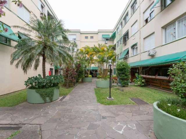 Apartamento 2 dormitórios, 1 banheiro, sala estar/jantar, cozinha e área de serviço. 1 vaga de garagem (coberta). Condomínio com portaria 24h, playground, salão de festas e espaço gourmet. Localizado 