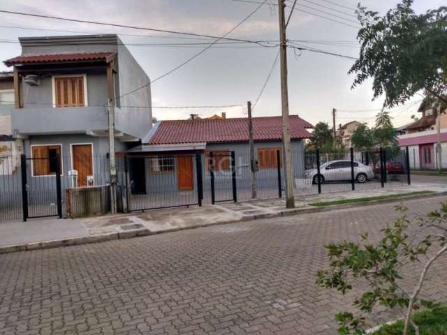 Casa com 5 quartos, 1 suíte, 4 vagas de garagem, no bairro Aberta dos Morras, Porto Alegre/RS  &lt;BR&gt;&lt;BR&gt;Esta casa oferece conforto e funcionalidade em um espaço bem distribuído. Composta po