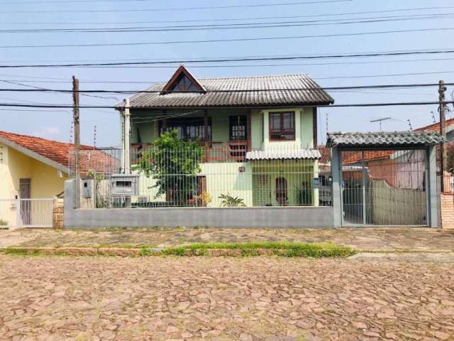 Casa 6 dormitórios, 3 vagas, bairro Cavalhada.    &lt;BR&gt;   &lt;BR&gt;Sobrado Bairro Cavalhada , com 6 dormitórios sendo  2 suítes , 3 salas, 5 banheiros, 2 cozinhas, podendo ser dividida em 2 casa