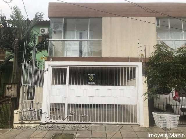 Casa de 3 Dormitórios Próximo a orla de Ipanema , com 1 Suíte , espaço gourmet , água quente em todas as torneiras, inclusive tanque , 5 ar condicionados Split Inverter LG , Sacada frente e fundos do 