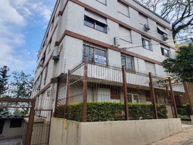 Apartamento 3 dormitórios no bairro Petrópolis.&lt;BR&gt;Em rua tranquila, amplo apartamento de frente,  com 93m2 privativos.&lt;BR&gt;Apenas 1 lance de escada. living para 2 ambientes*, 3 dormitórios