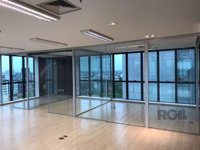 Sala comercial | São João &lt;BR&gt;&lt;BR&gt;Excelente sala comercial no bairro São João, localização estratégica, junto ao Banrisul, Colégio Pastor Dohms, Sogipa e hotéis. Fácil acesso ao aeroporto,