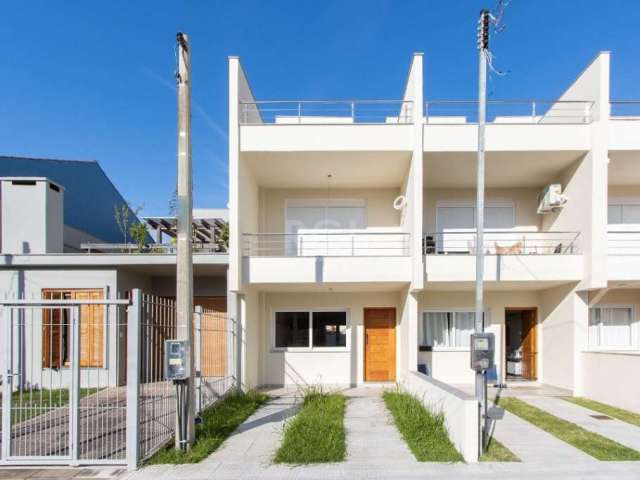 Casa nova, excelente padrão de construção, com aproximadamente 130,69 m² privativos.&lt;BR&gt;&lt;BR&gt;Imóvel possui 3 dormitórios, sendo uma suíte com sacada, amplo living que integra a sala de esta