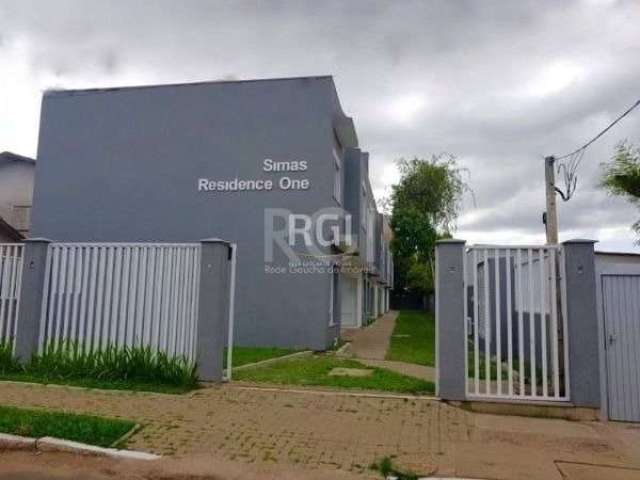 Ótima casa em condomínio, com 3 dormitórios, sendo um suíte, living 2 ambientes, cozinha americana, banheiro social e lavabo, área com churrasqueira.&lt;BR&gt;Imóvel novo com piso porcelanato, espera 