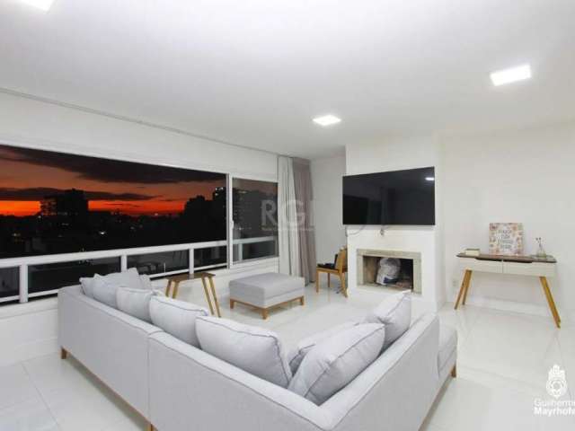 Apartamento 159m²,  Grand Park Eucaliptos 4 suítes, transformada em 3 Suites, lareira e churrasqueira com vista para o mais lindo por do sol . Semi Mobiliado.&lt;BR&gt;Na sala de estar contamos com um