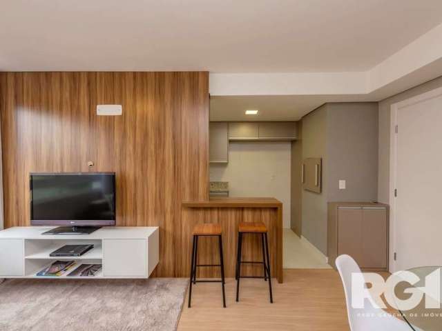 Apartamento novo nunca habitado, sem mobília, está com piso laminado na sala e nos 3 dormitórios.&lt;BR&gt;&lt;BR&gt;Fotos referentes ao apartamento decorado.*