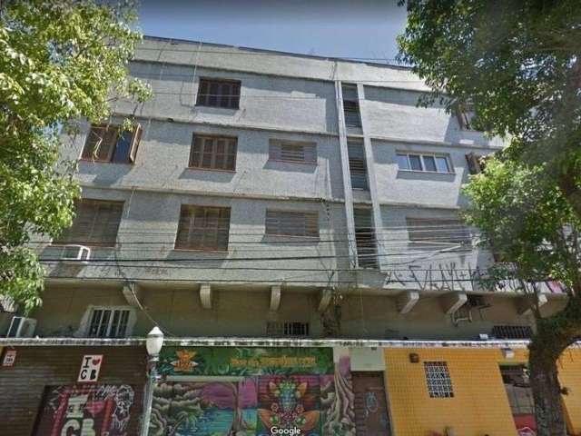 Apartamento localizado no bairro Cidade Baixa na cidade de Porto Alegre/RS, próximo da praça dos Açorianos, com área privativa de 49,39m², sendo mobiliado, 2 quartos, 1 banheiro, cozinha americana, ár