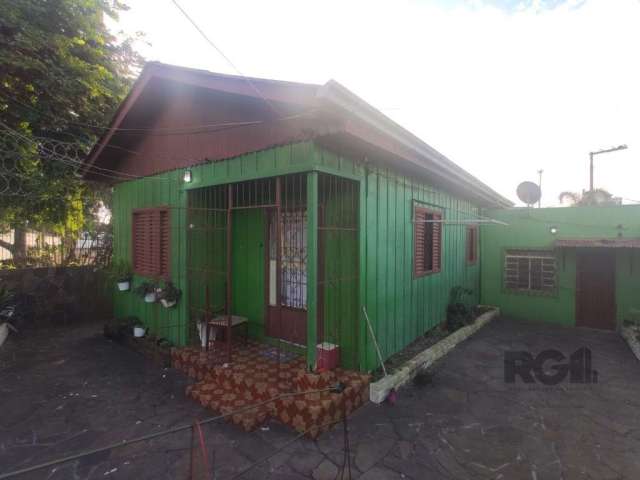 Imóvel a venda com excelente terreno e 3 dormitórios no bairro Camaquã&lt;BR&gt;&lt;BR&gt;Imóvel a 100m a Av Otto Niemeyer com comércios,  11x36 de área de terreno, totalmente plano