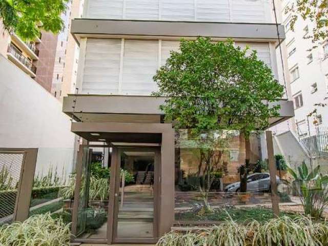 ....................Dois apartamentos pelo preço de um, nos altos da Silva Jardim, no bairro Bela Vista.&lt;BR&gt;Este apartamento com características incomuns tem 3 quartos na sua área principal, mai